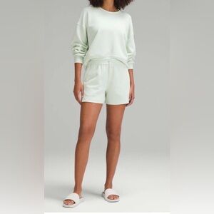 Lululemon Softstreme High-Rise Short 4"
Kohlrabi Green